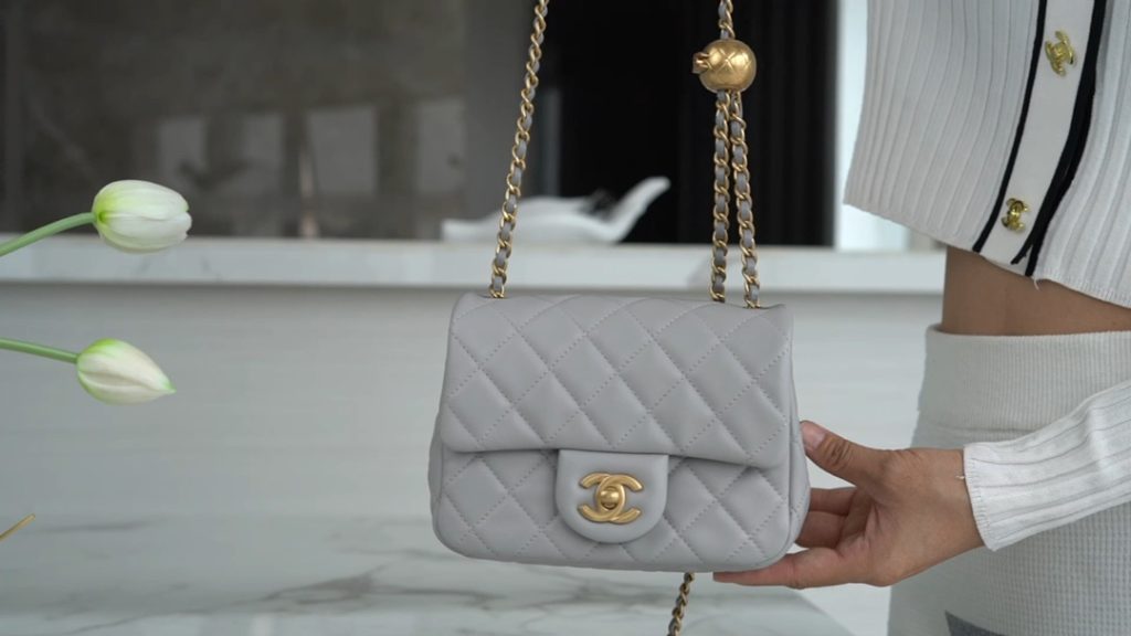 Chanel 王̆̈炸̆̈ CF金属球 方胖子 浅灰色 图1