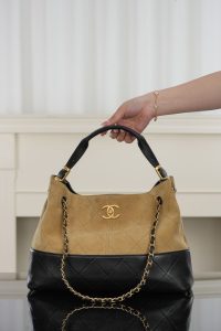 Chanel 25A 麂皮购物袋 杏色小号 图4