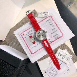 有一种美,独立却不霸道,美丽却不傲娇,颇有大家风范。 图1