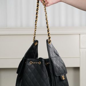 Chanel small hobo 抽绳水桶包 黑金鱼子酱 小号 图5