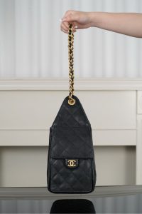 Chanel small hobo 抽绳水桶包 黑金鱼子酱 小号 图6