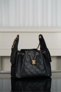 Chanel small hobo 抽绳水桶包 黑金鱼子酱 小号 图7