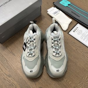顶级版本Balenciaga Triple S 巴黎世家 19官方发售气垫版本官方纯原版本 全码出货通知!!正确字体电绣 图1