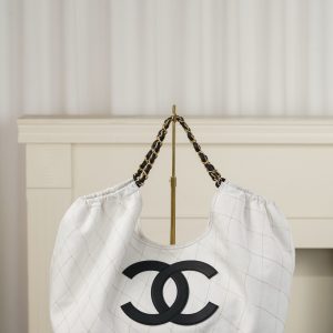 Chanel 26M Coco Beach度假风托特包 白色 图1
