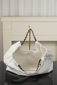 Chanel 26M Coco Beach度假风托特包 白色 图7