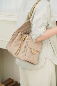 Chanel small hobo 杏色鱼子酱 小号 图3