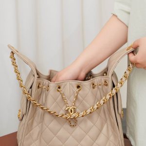 Chanel small hobo 杏色鱼子酱 小号 图5