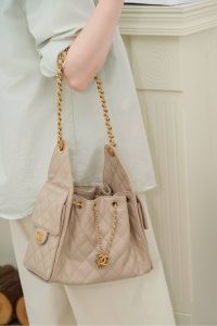 Chanel small hobo 杏色鱼子酱 小号 图6